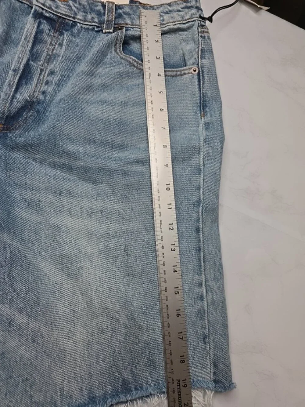 By Kahlana Womens LP Baggy Denim Jorts Light Wash Raw Hem Y2K. WL70